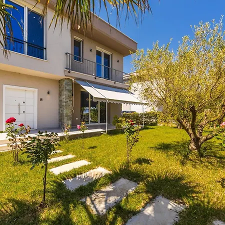 White Escape 3br Luxury Lalzi By Pikhost Villa