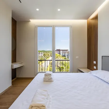 White Escape 3br Luxury Lalzi By Pikhost * Durrës