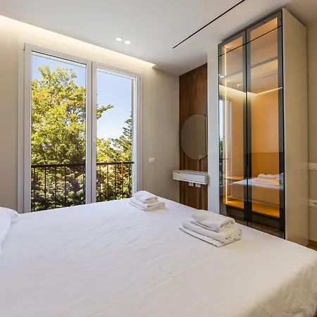 White Escape 3br Luxury Lalzi By Pikhost *