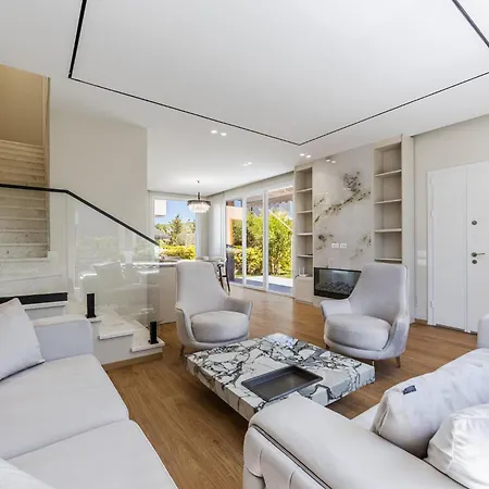White Escape 3br Luxury Lalzi By Pikhost