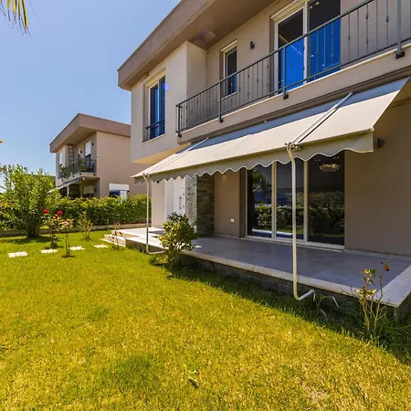 White Escape 3br Luxury Lalzi By Pikhost Durrës