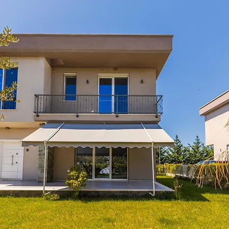 White Escape 3br Luxury Lalzi By Pikhost Villa