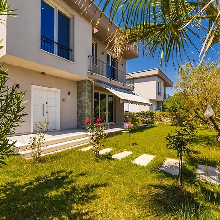 White Escape 3br Luxury Lalzi By Pikhost Durrës