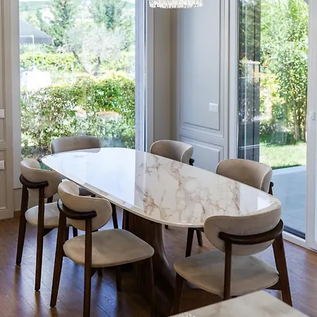 White Escape 3br Luxury Lalzi By Pikhost *