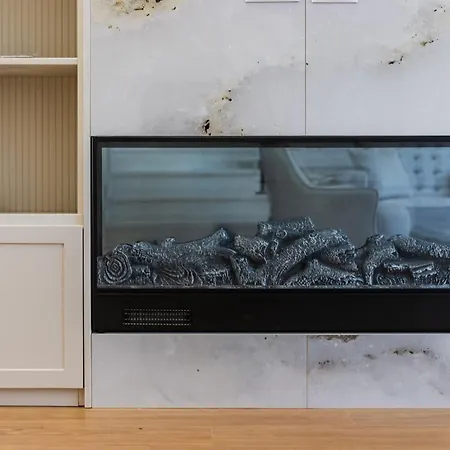 White Escape 3br Luxury Lalzi By Pikhost