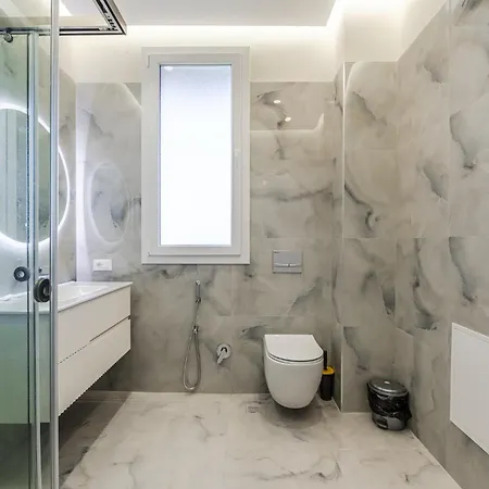 White Escape 3br Luxury Lalzi By Pikhost Durrës
